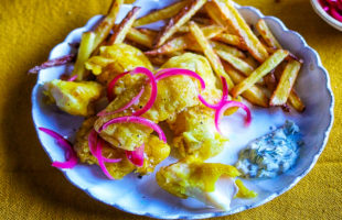 Beer battered hake goujons, dill tartare sauce and Sarson’s pickled pink onions with Sarson’s splashed chips